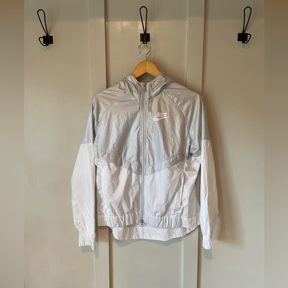 Nike Windbreaker - Picture 1 of 5